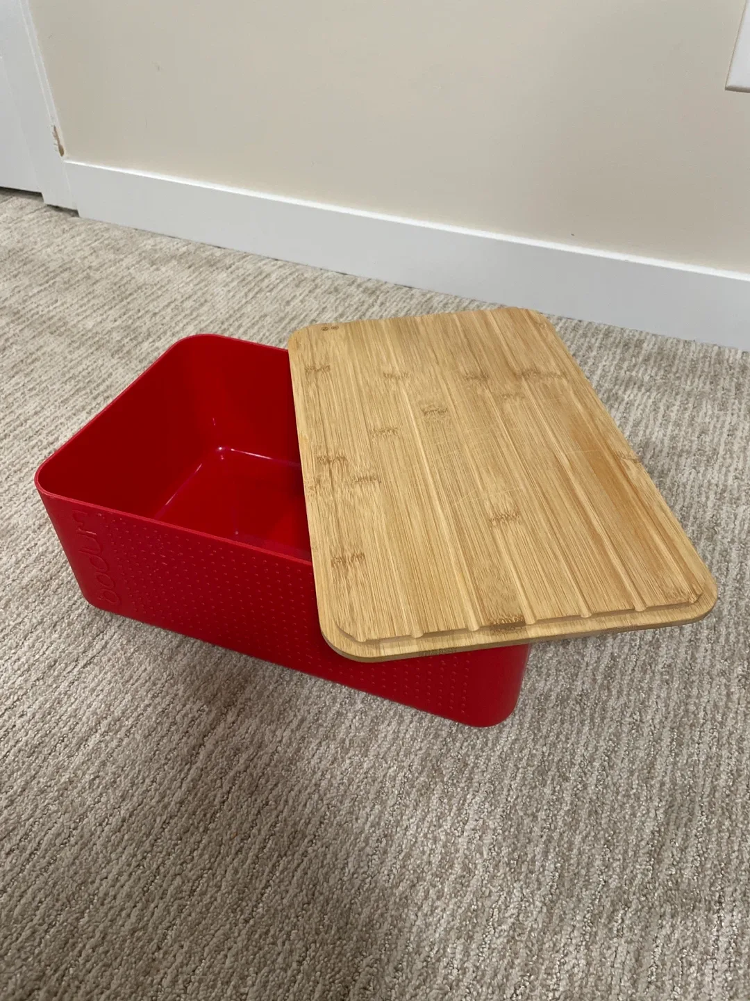 Bodum Red Bread Box with Bamboo Lid image indicator(2)