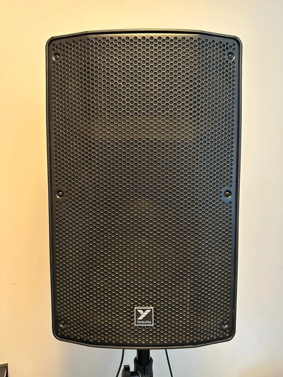 Yorkville YXL12P 1000W Bi-Amp Powered Loudspeaker