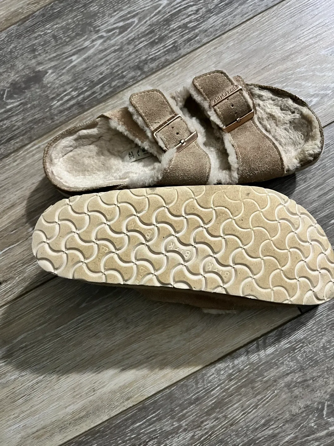 Birkenstock Arizona Shearling Slides Size 41 (US 10-10.5) image indicator(2)