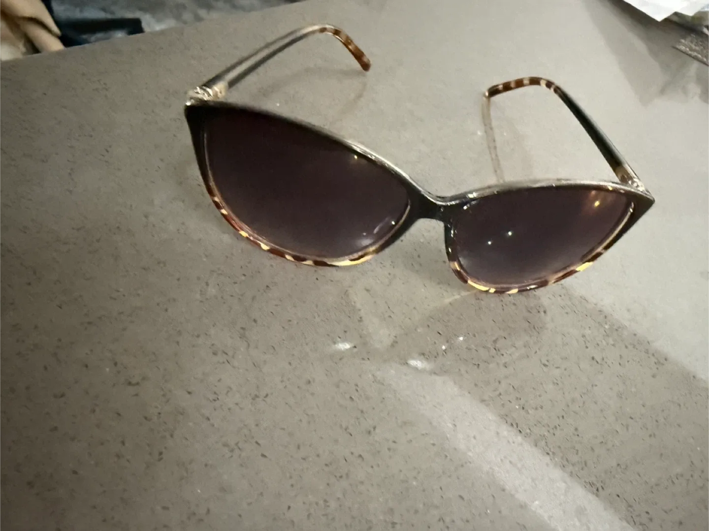 Sunglasses thumbnail