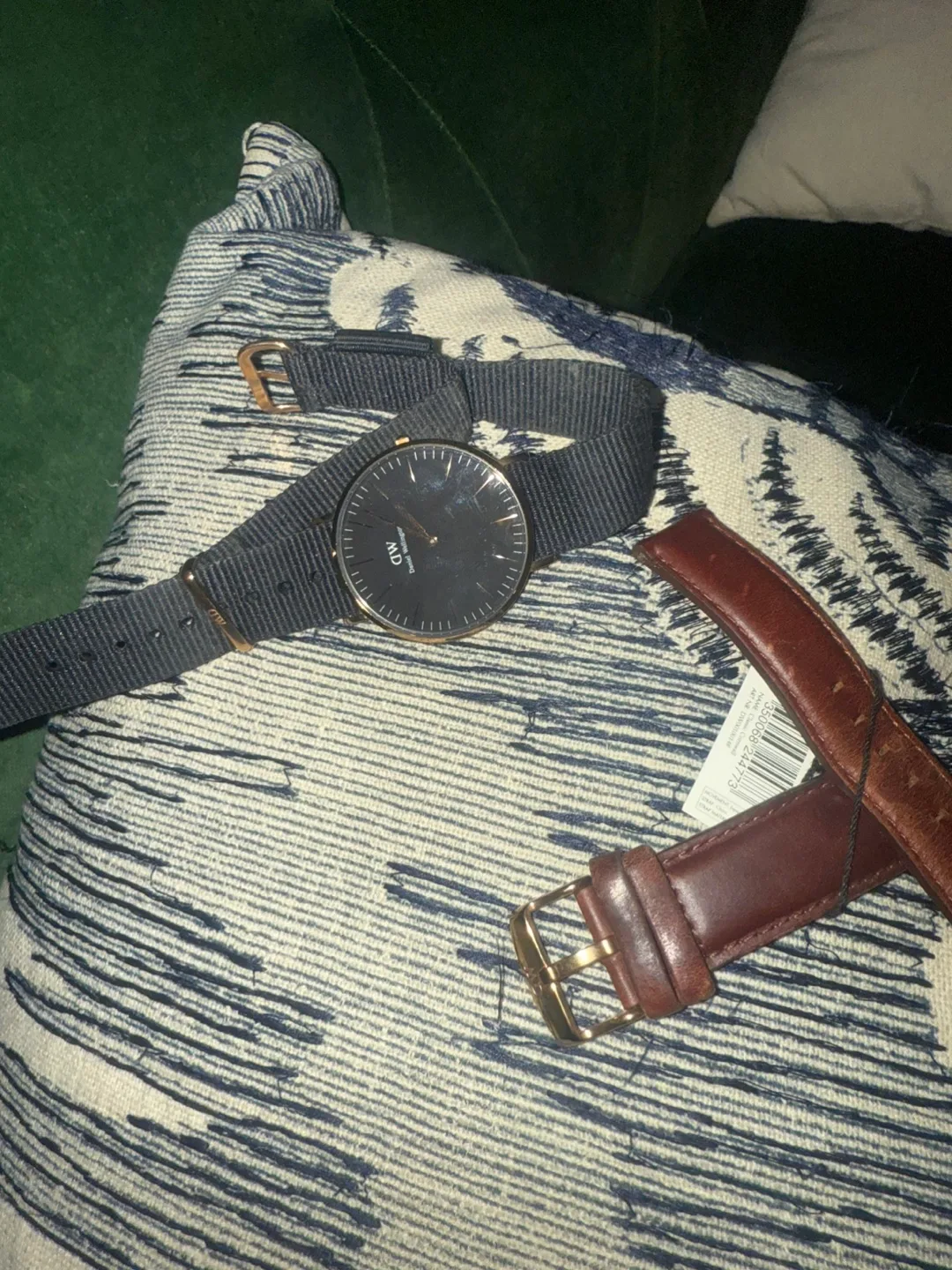 DW Watch with Extra Band (need new battery) image indicator(2)