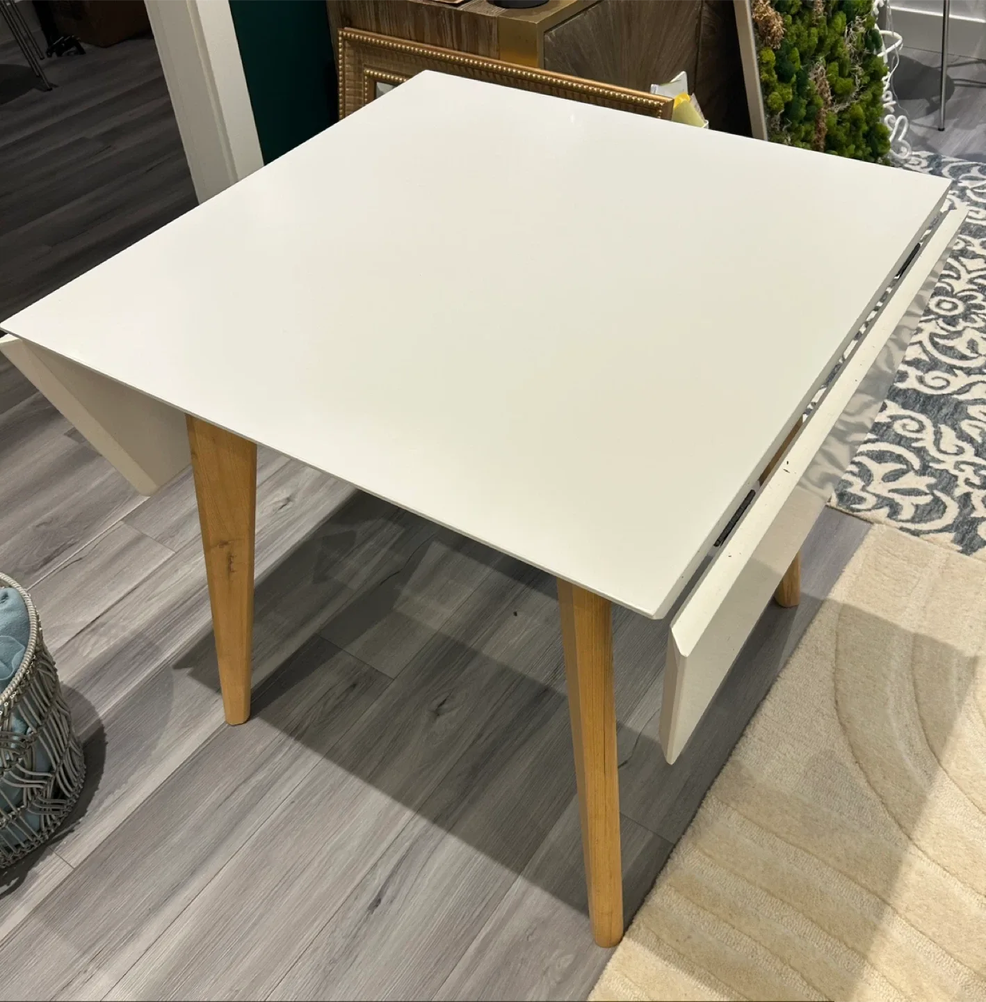 White Extendable Dining Table image indicator(2)