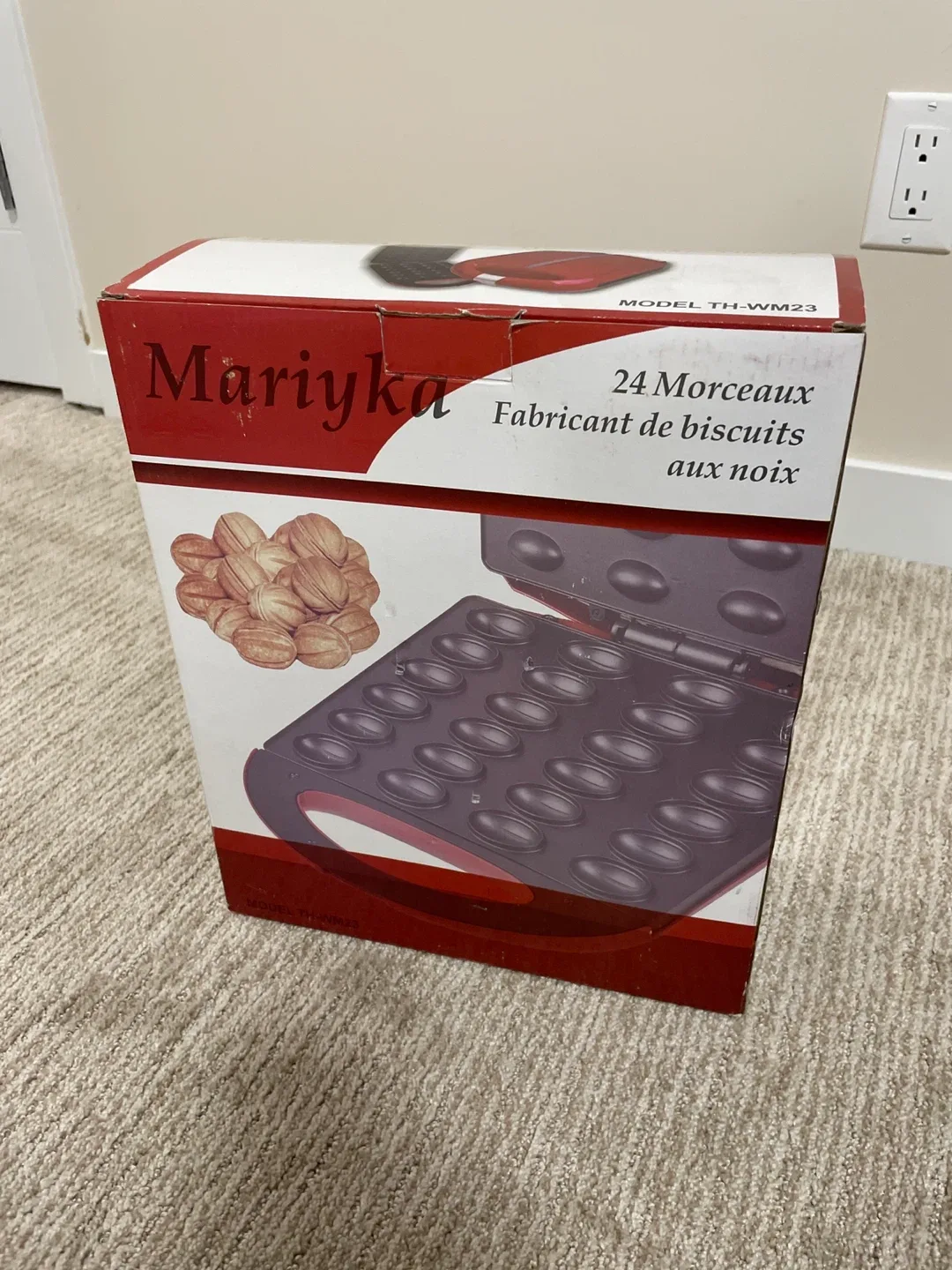 Walnut Cookie Maker - New in Box! image indicator(2)