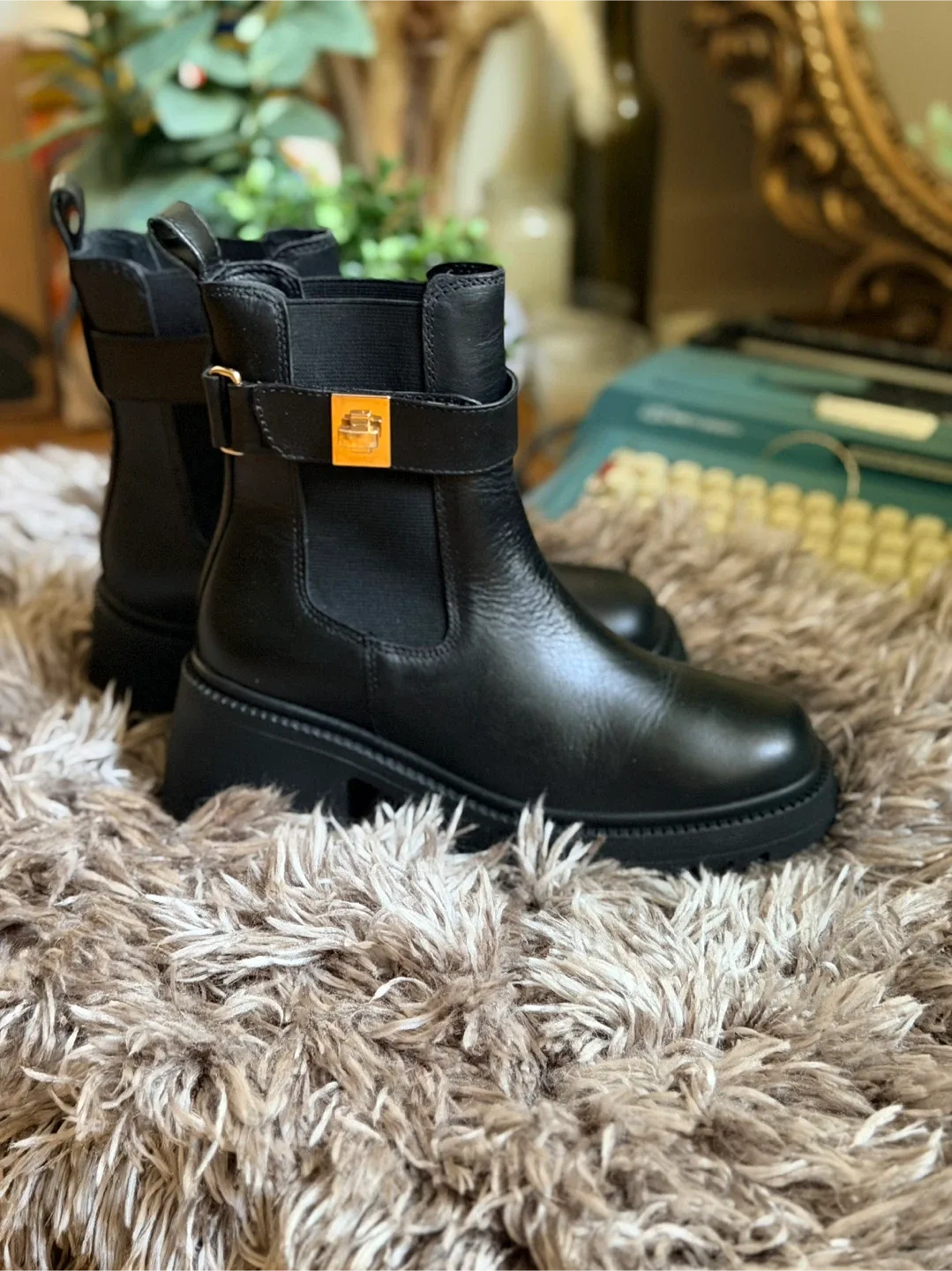 Steve Madden Black Leather Ankle Boots, Size 6.5