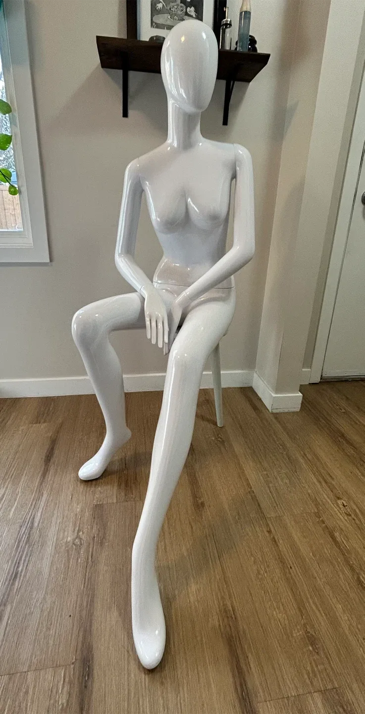Eddie's Abstract Female Sitting Mannequin - White image indicator(2)
