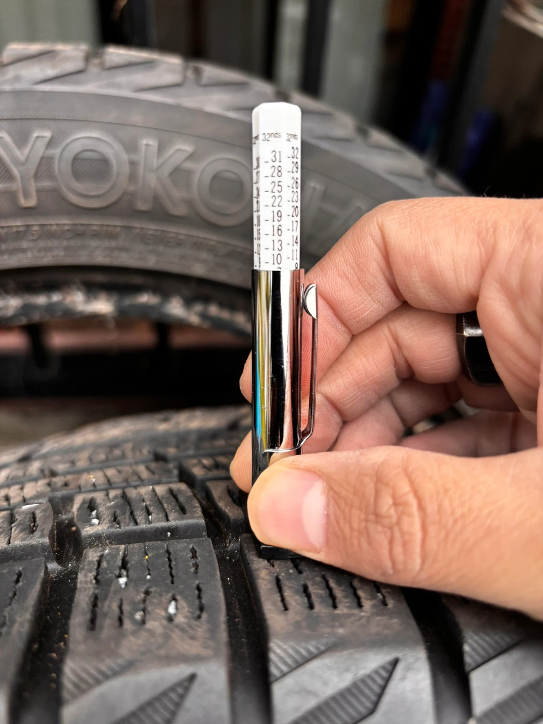 4 pneus d’hiver Yokohama Ice Guard 215/55R17 – excellent état - photo 4