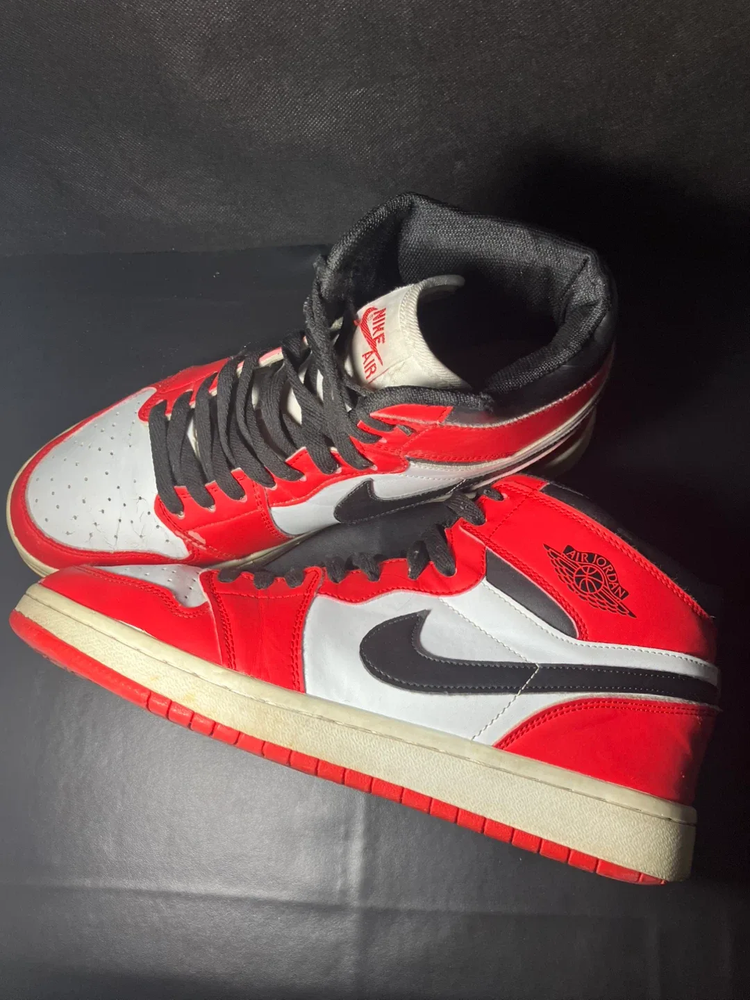 Nike Air Jordan 1 Mid Red/White image indicator(2)
