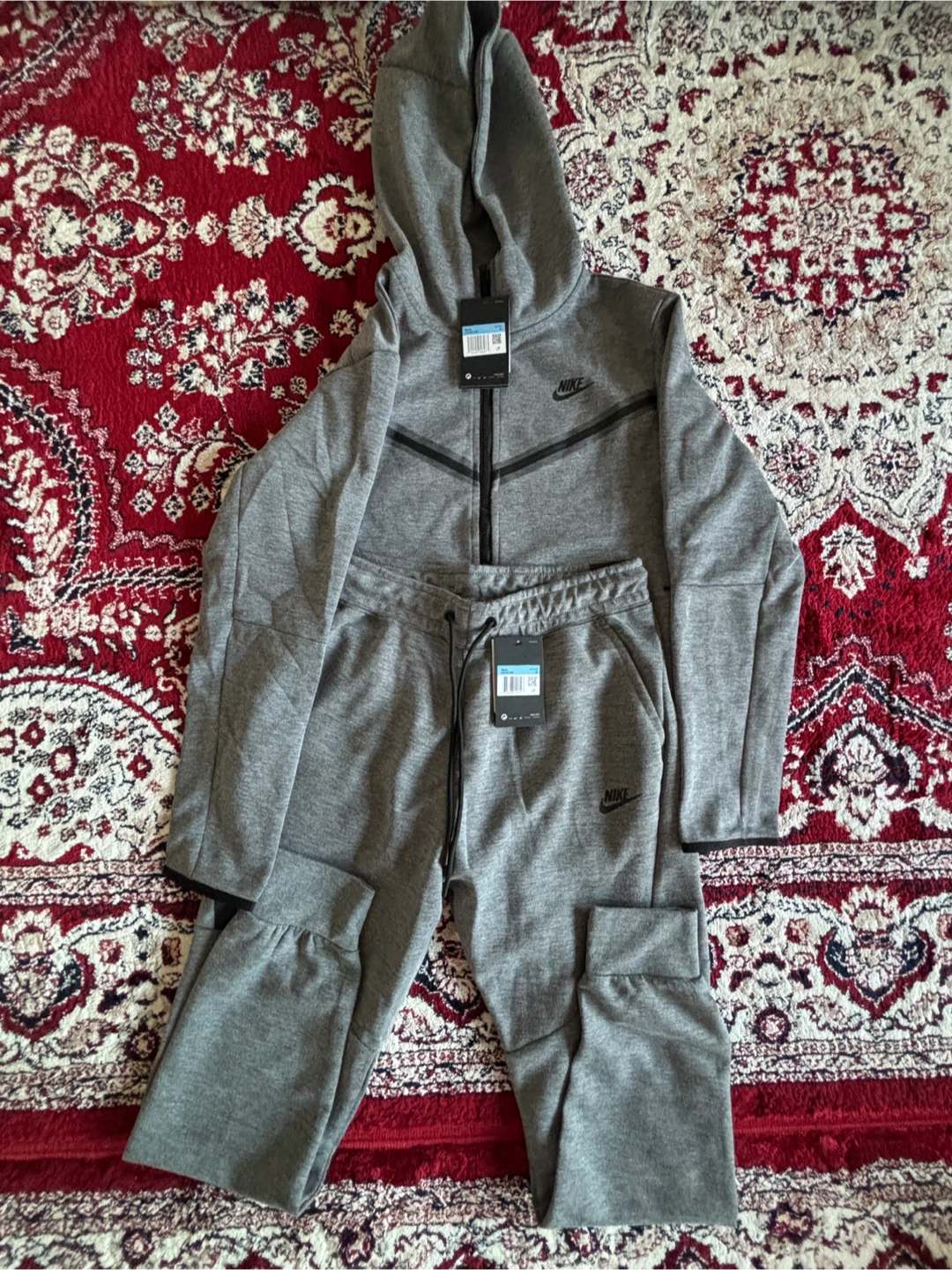 Nike Tech Fleece Grey Tracksuit - Size Medium