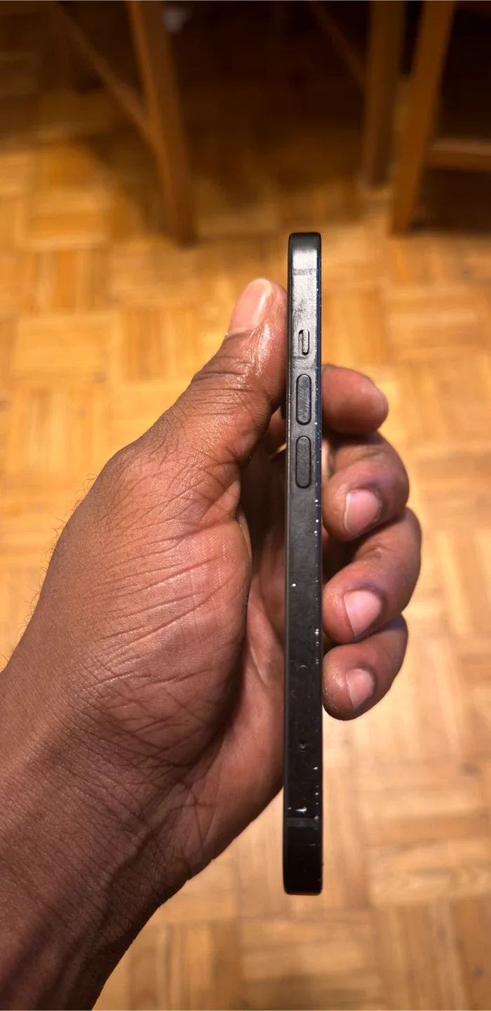 📱 Apple iPhone 15 – Midnight Black (128GB, Unlocked) image indicator(6)