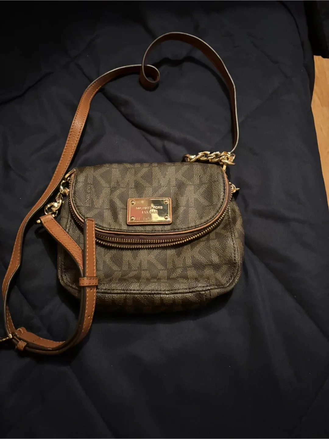 Michael Kors Brown Crossbody Bag image indicator(3)