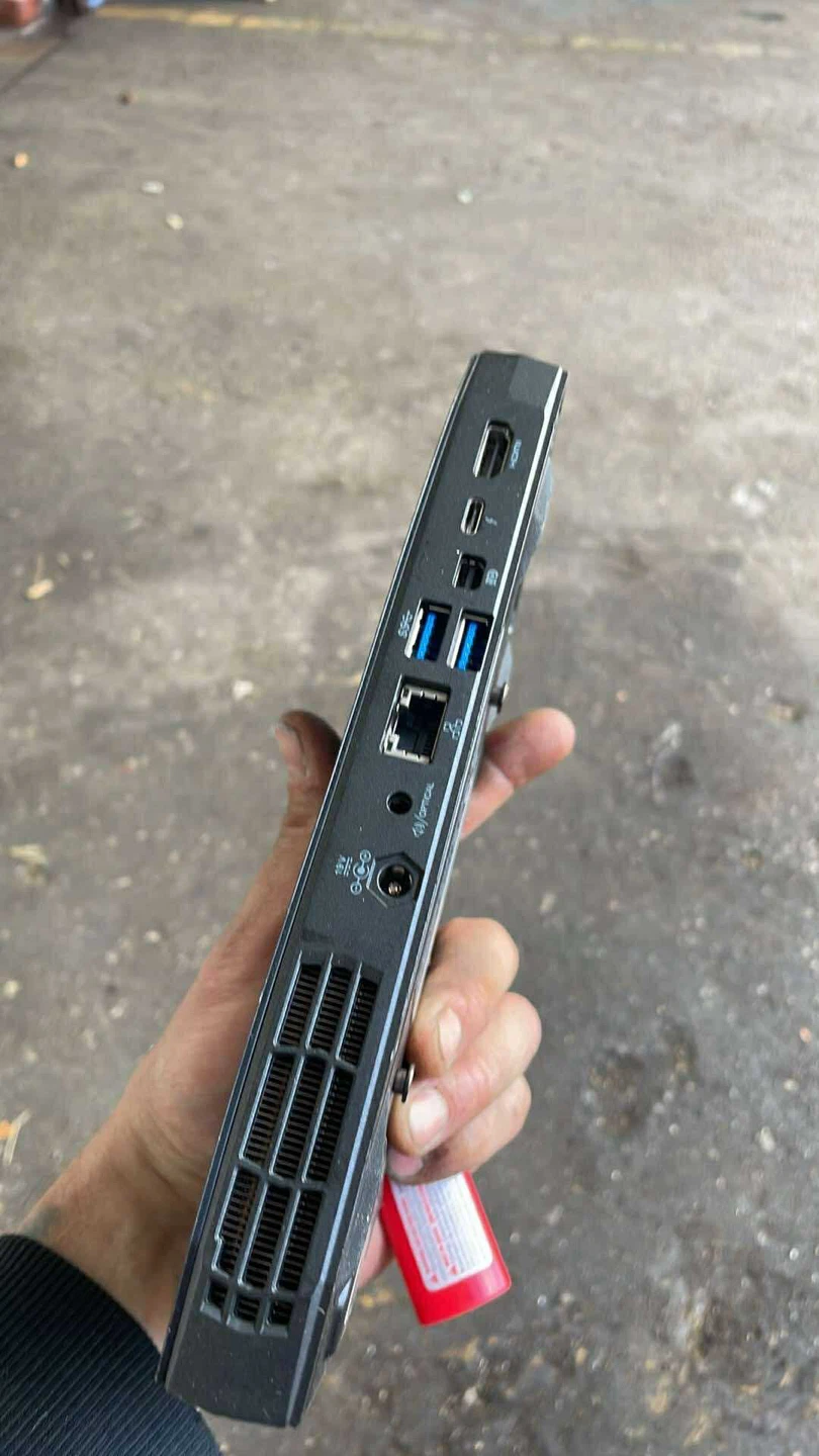 Intel NUC6i7KYK. I7 mini pc