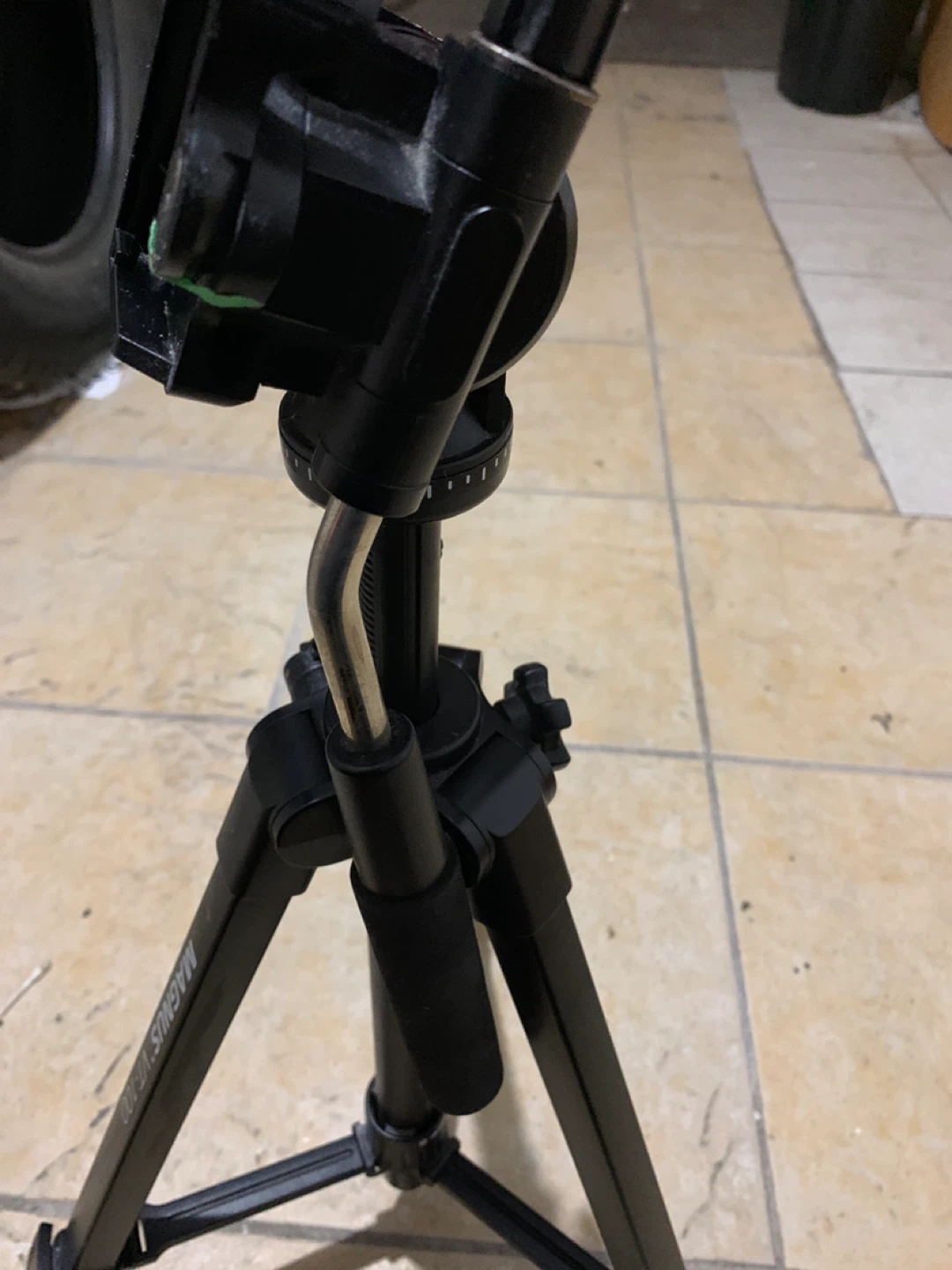 Magnus VT-100 Tripod - photo 5