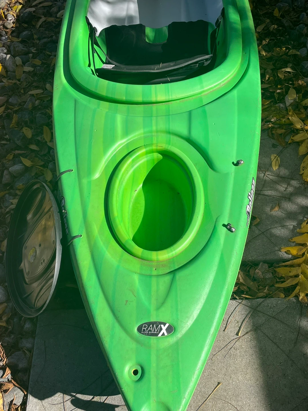 Pelican Kayak - Green and Red - photo 4