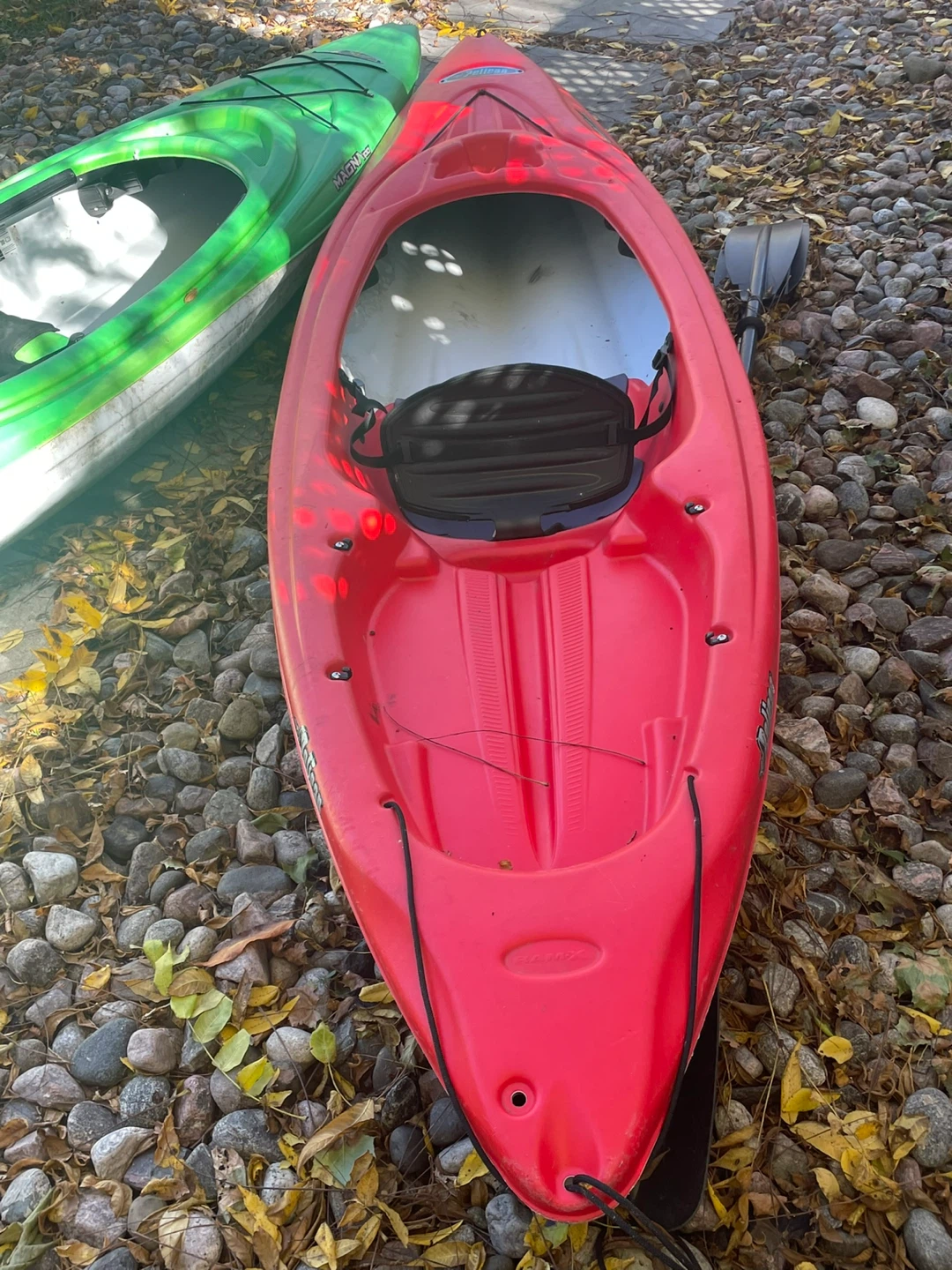 Pelican Kayak - Green and Red - photo 2