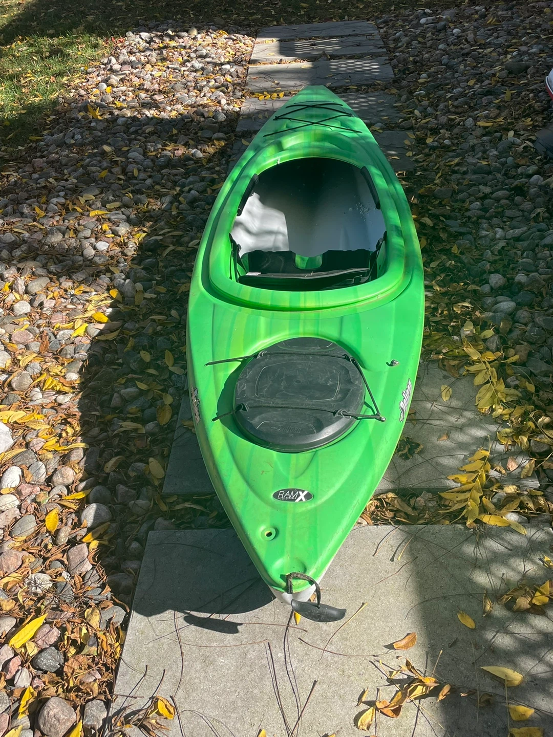 Pelican Kayak - Green and Red - photo 3
