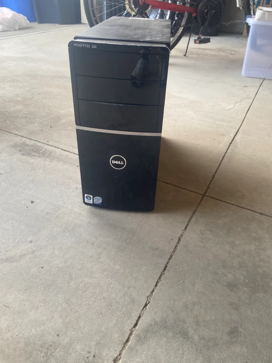 Dell Vostro 220 Desktop PC thumbnail