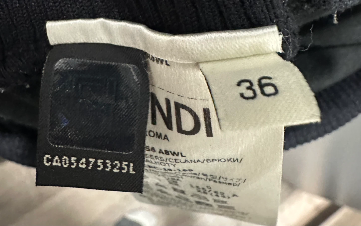 Authentic Fendi Roma Black Joggers - Size XS - photo 4