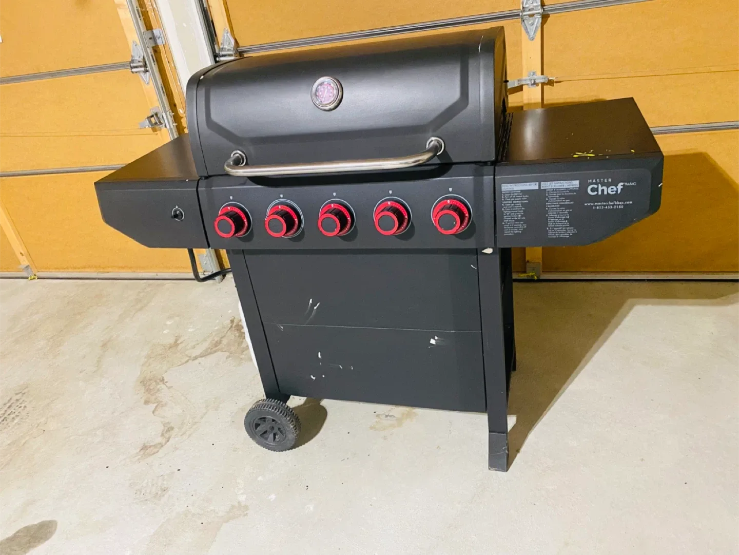 Master Chef Propane BBQ Grill thumbnail