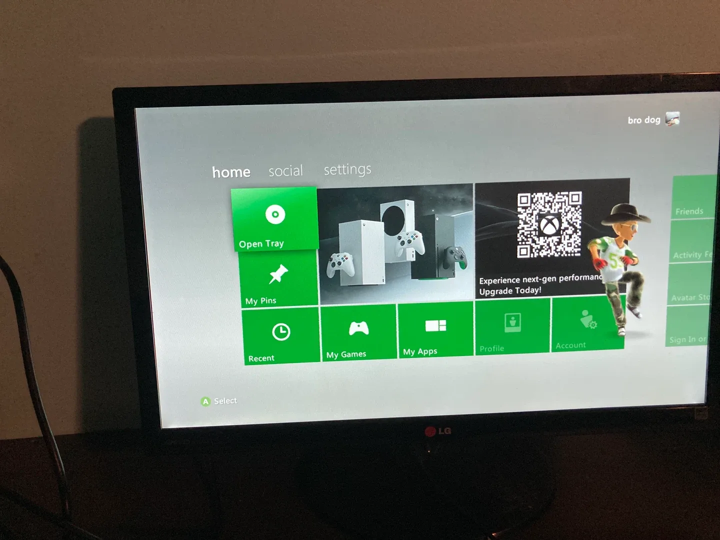 Xbox 360 Console with Game image indicator(4)