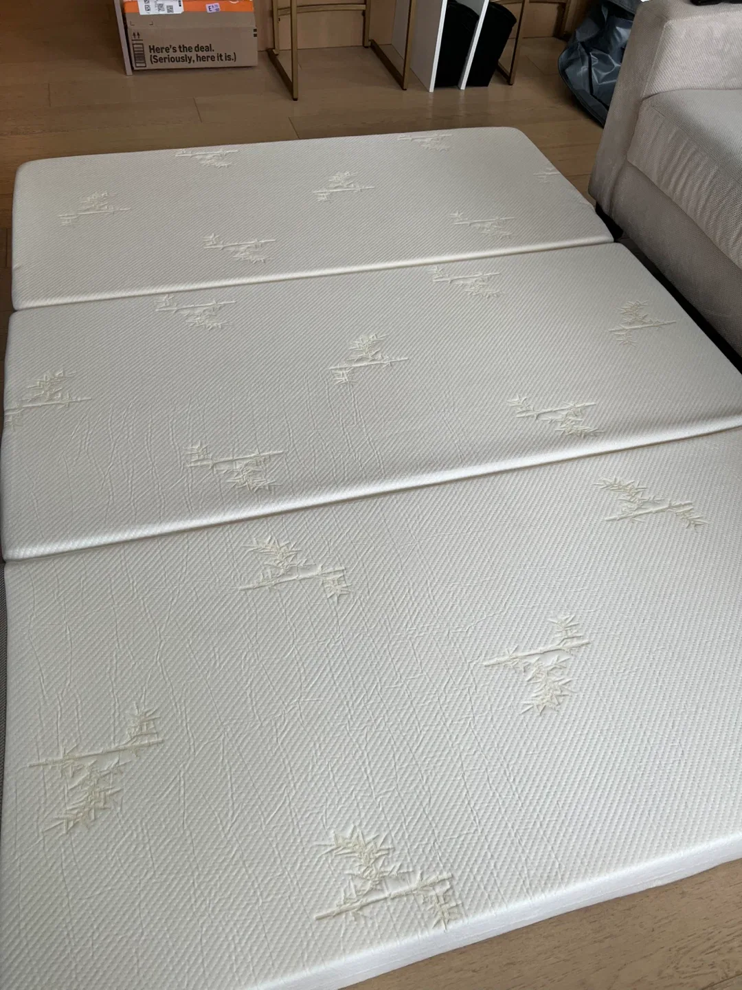 Tri-Fold Mattress with Gray Storage Cover image indicator(4)