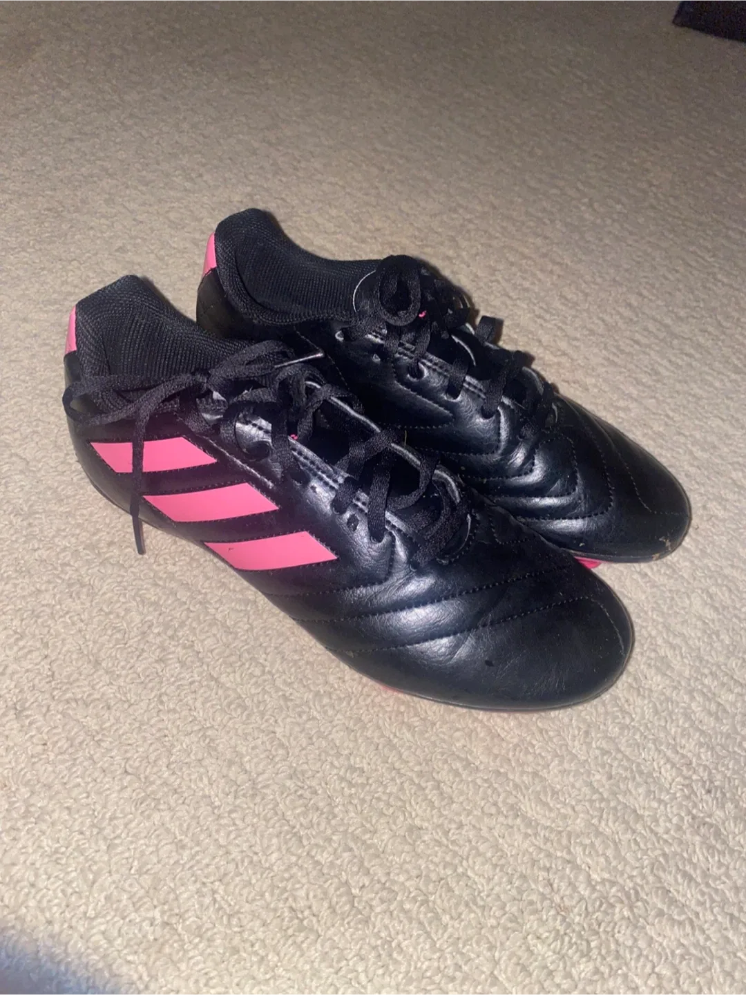 Adidas Black & Pink Soccer Cleats - MensUS6/WomensUS7.5 image indicator(2)