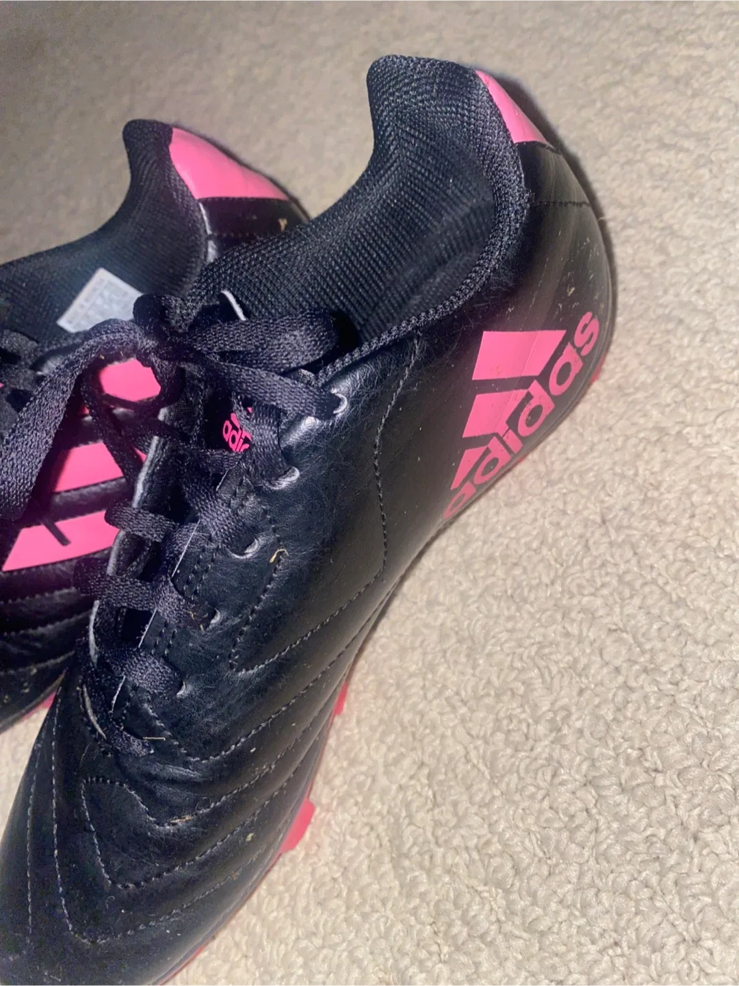 Adidas Black & Pink Soccer Cleats - MensUS6/WomensUS7.5 image indicator(3)