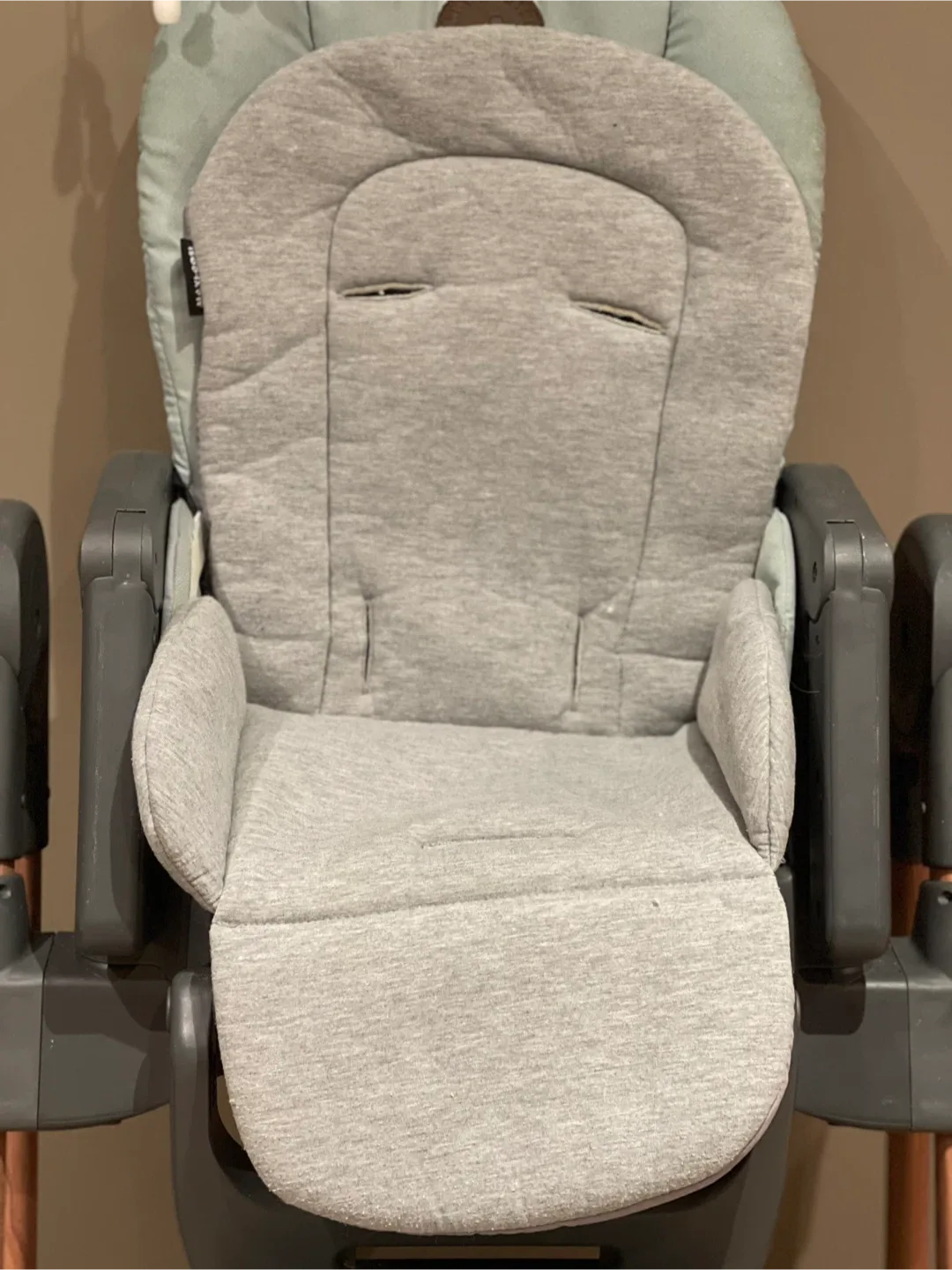 Used Maxi-Cosi High Chair image indicator(2)