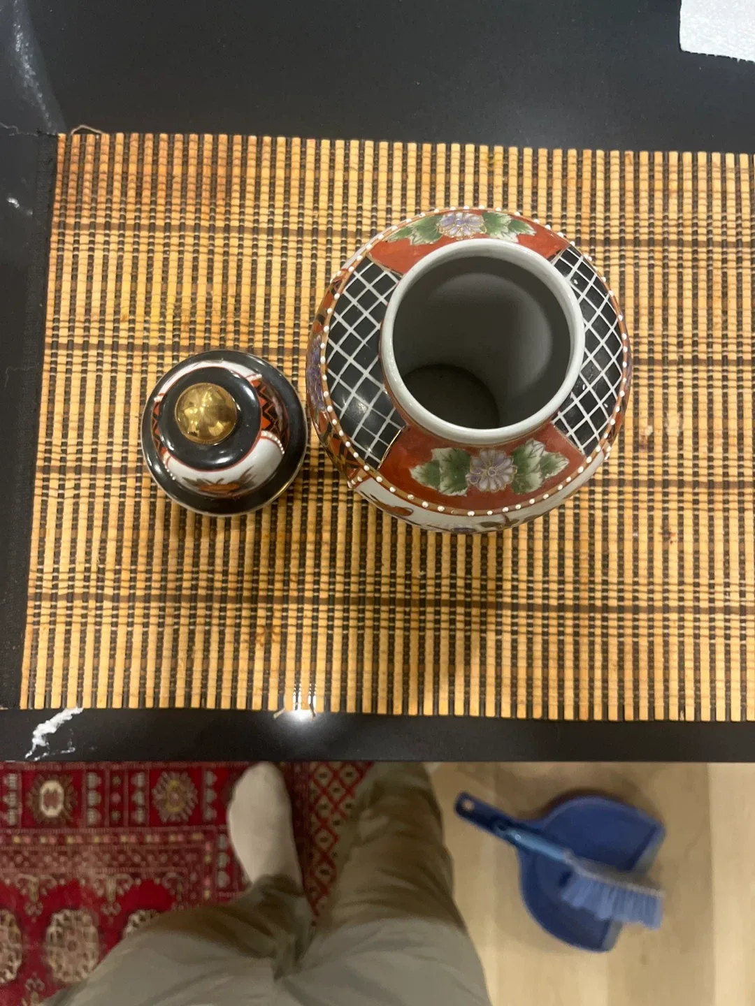 Vintage Decorative Floral Urn with Lid image indicator(4)