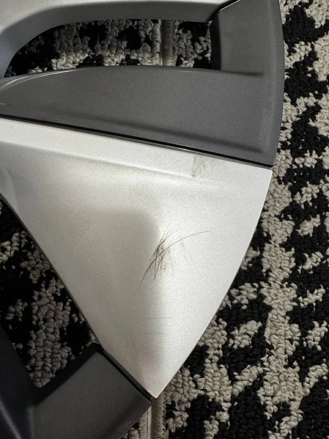 Set of 4 Tesla Model Y Gemini 19” Wheel Covers (2020–2024) image indicator(4)