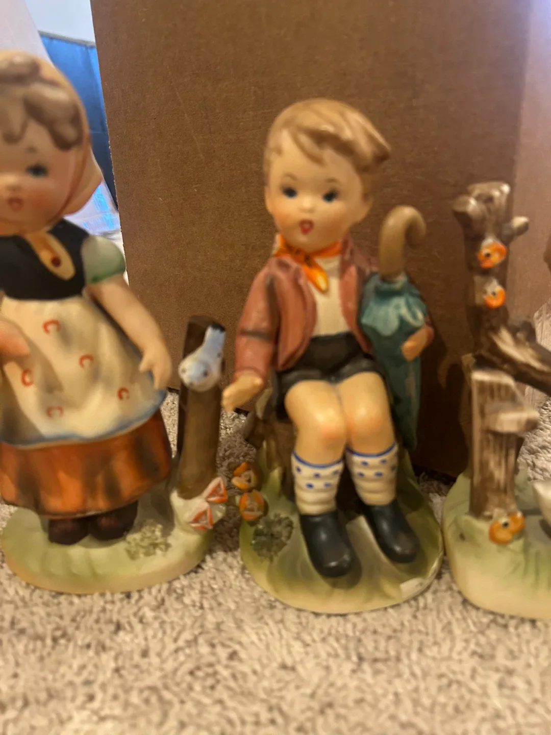 Hummel Figurines Collection image indicator(4)