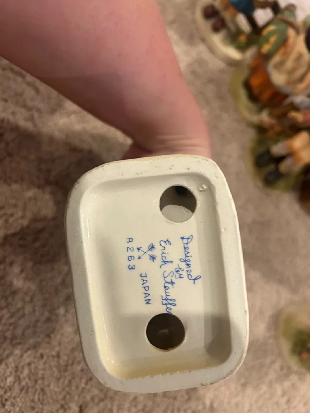 Hummel Figurines Collection image indicator(7)