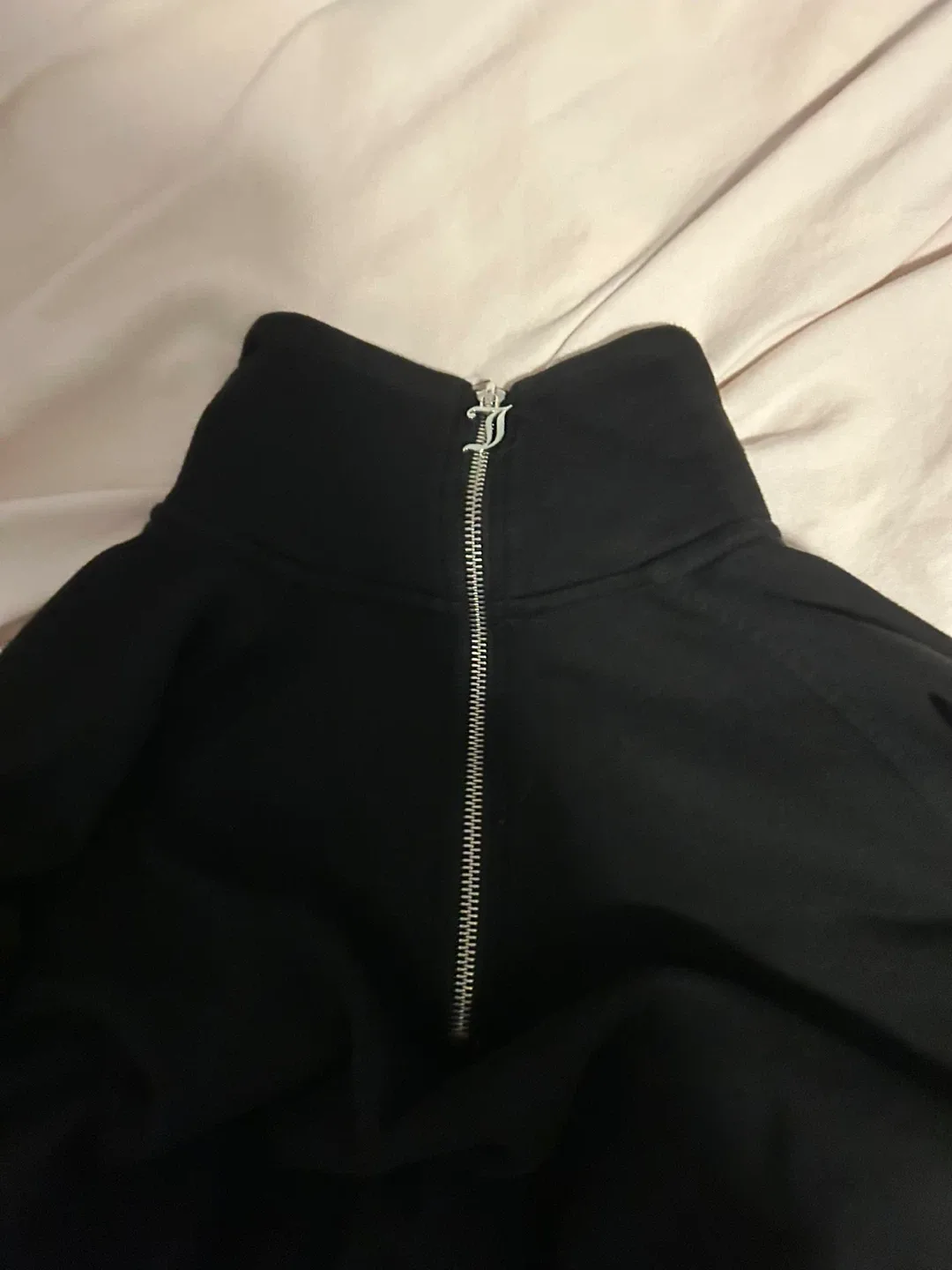Juicy Couture Black Pullover - Size M image indicator(2)