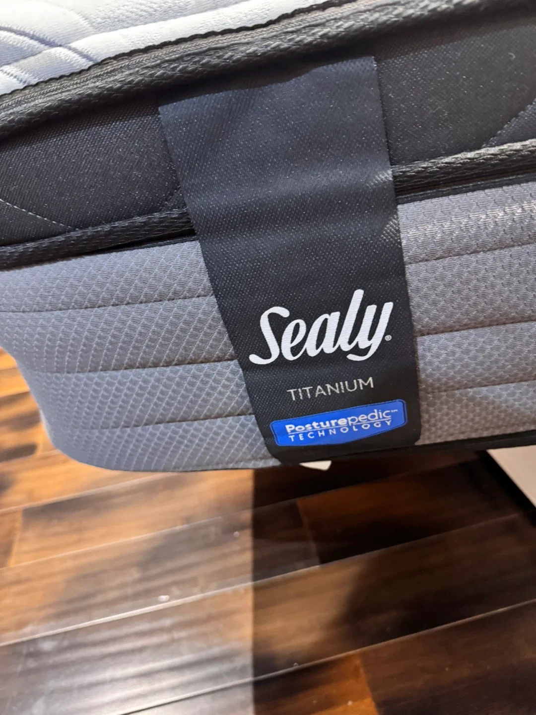 Sealy Titanium Posturepedic Queen Mattress image indicator(3)