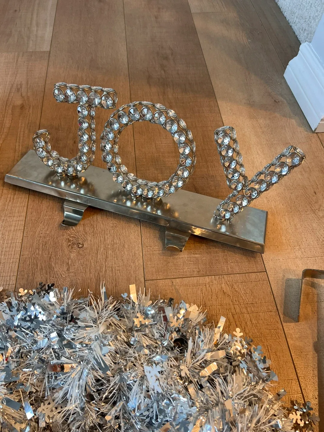 Christmas Decorations: Swan, Stockings, Tree Skirt image indicator(2)