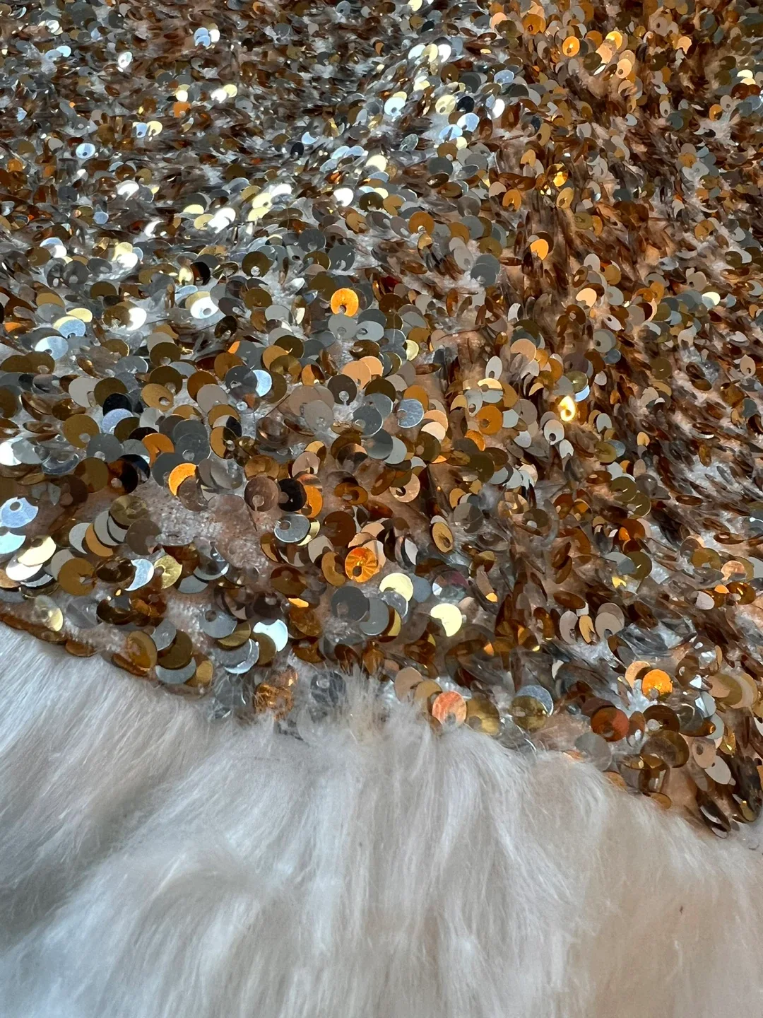 Christmas Decorations: Swan, Stockings, Tree Skirt image indicator(5)