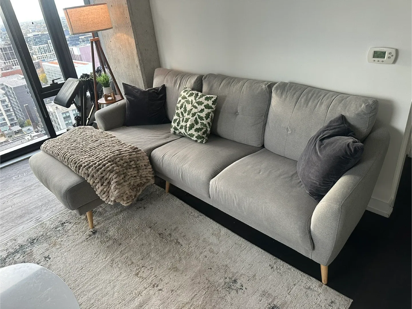 Sectional Couch / Sofa (Structube) [MUST GO TOMORROW] image indicator(2)