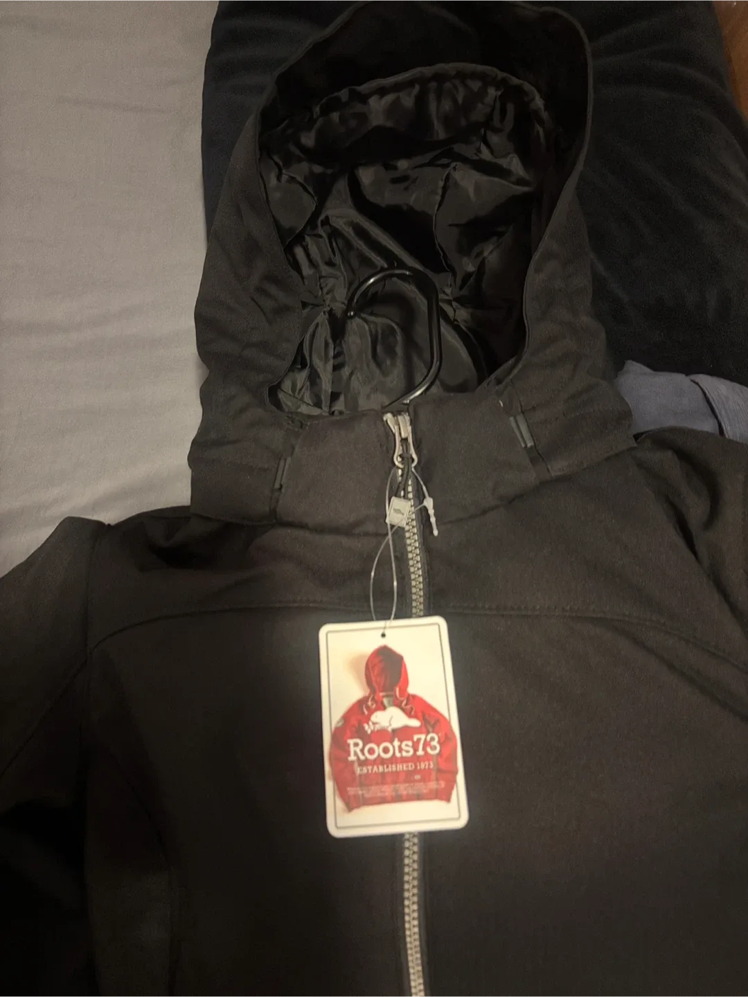 Brand NEW Roots Black Winter Coat image indicator(5)