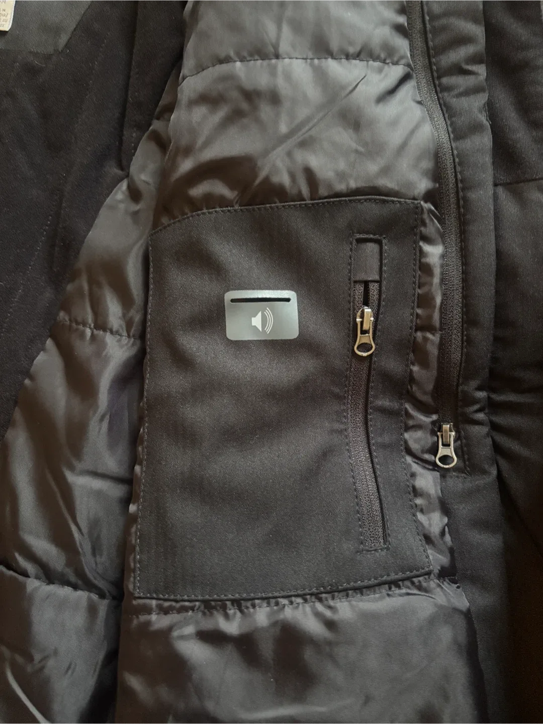 Brand NEW Roots Black Winter Coat image indicator(4)