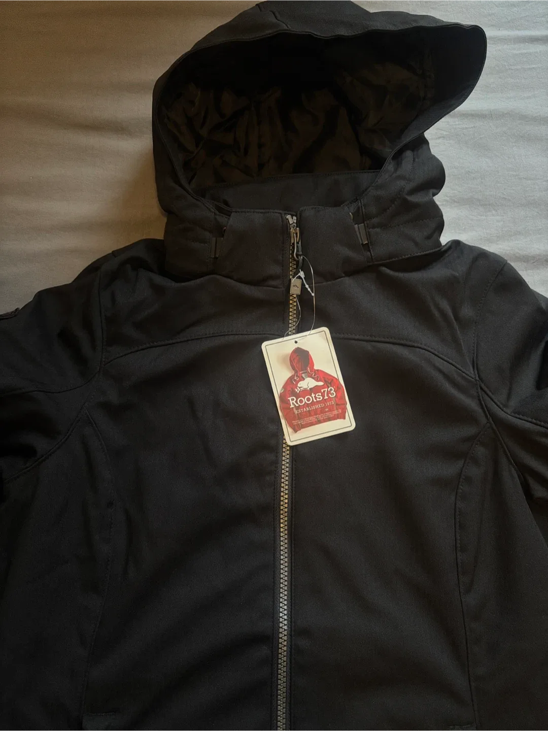 Brand NEW Roots Black Winter Coat image indicator(10)