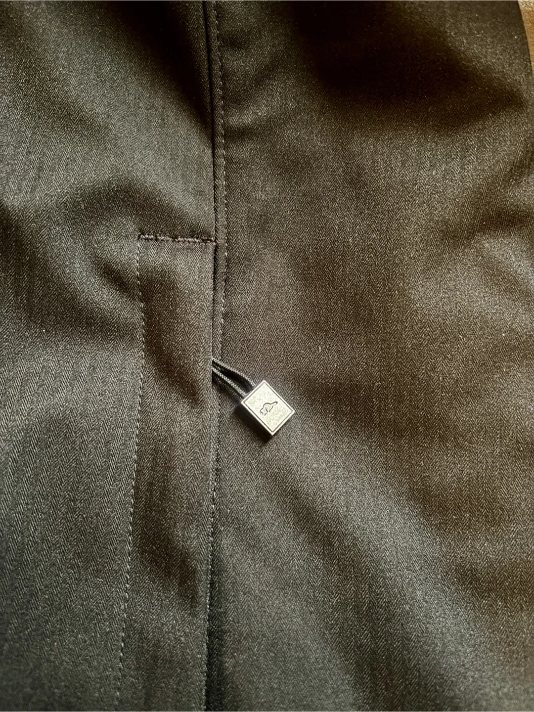 Brand NEW Roots Black Winter Coat image indicator(7)