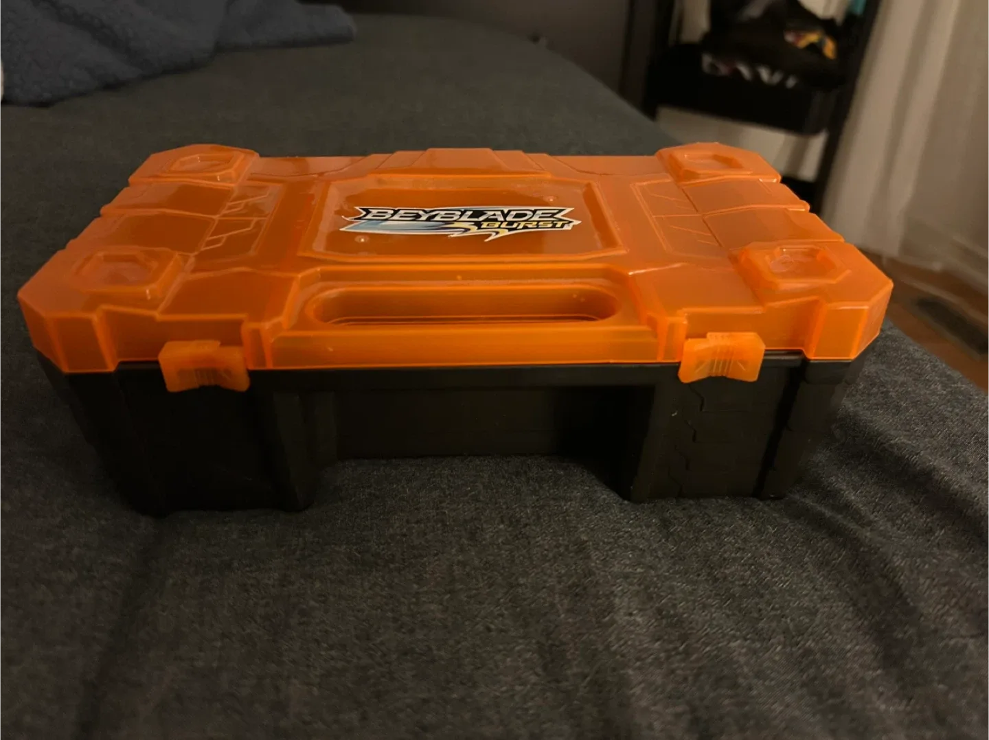 Beyblade Burst Case with Beyblades image indicator(3)