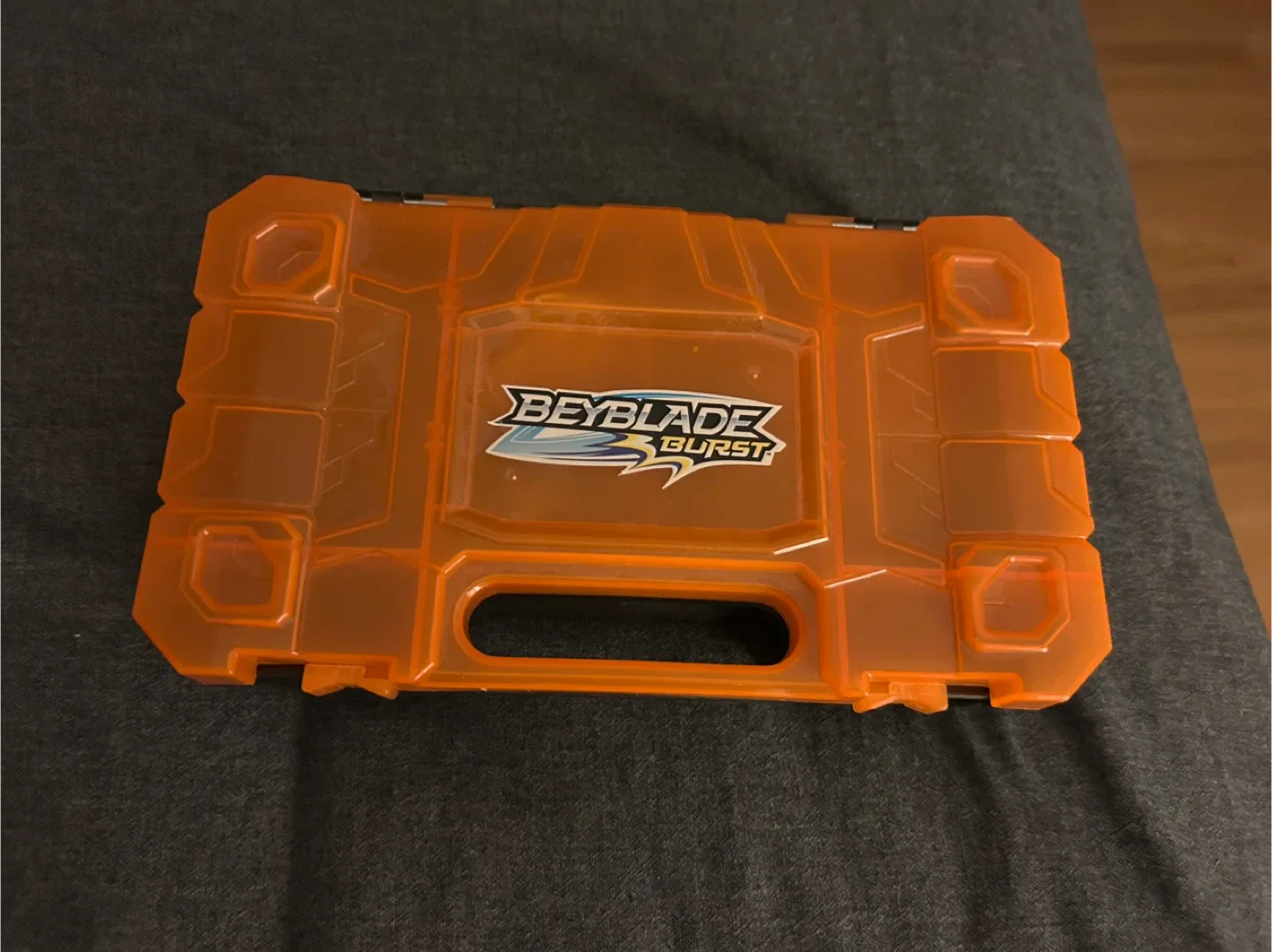 Beyblade Burst Case with Beyblades image indicator(2)