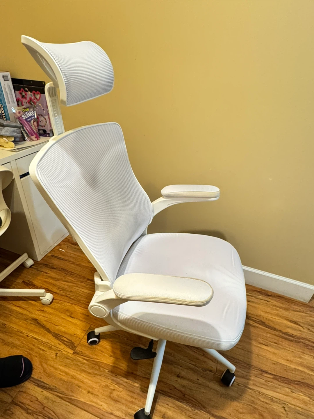 Ergonomic Office Chair - White - photo 2