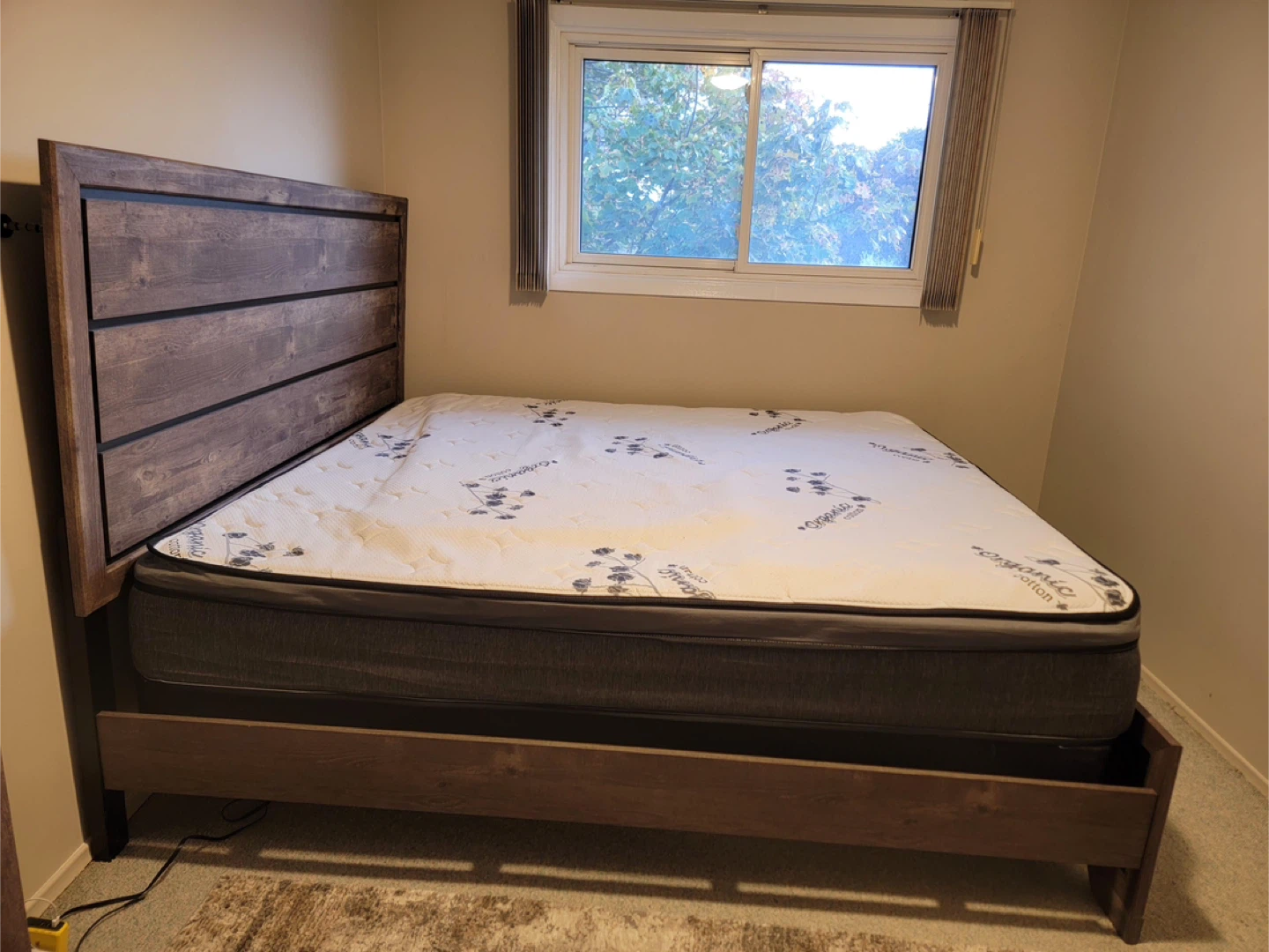 Queen Size Bed Frame & Mattress - photo 2