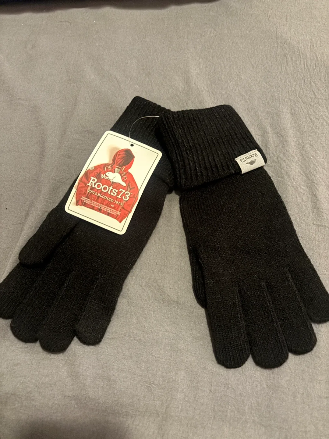 Roots Black Gloves - NEW