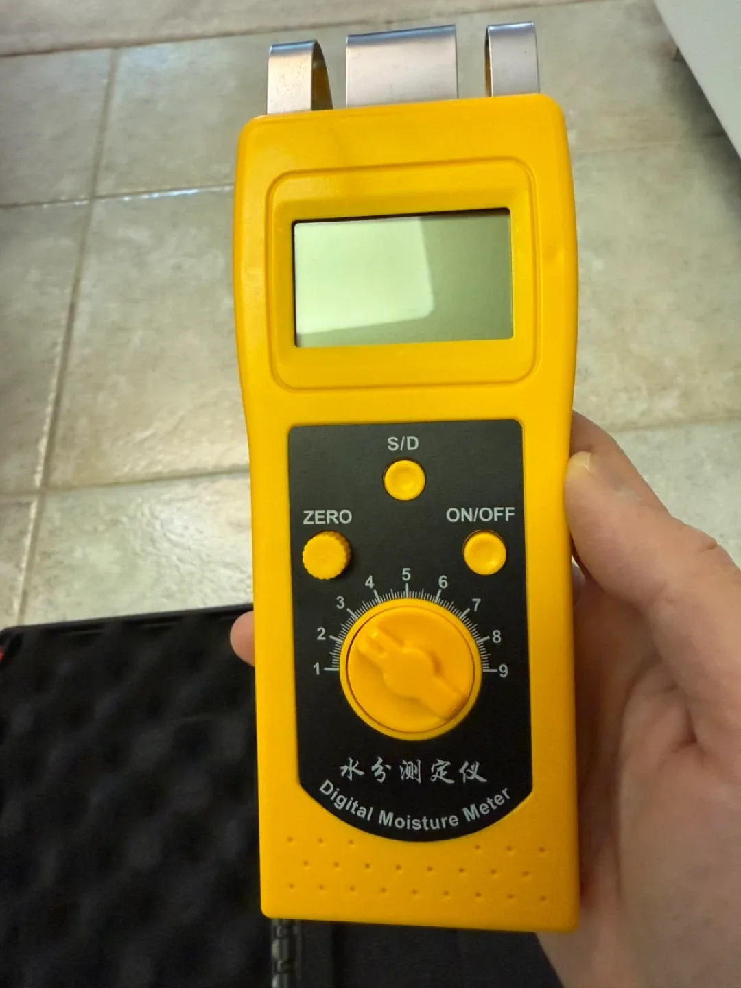 Digital Moisture Meter DM200C thumbnail