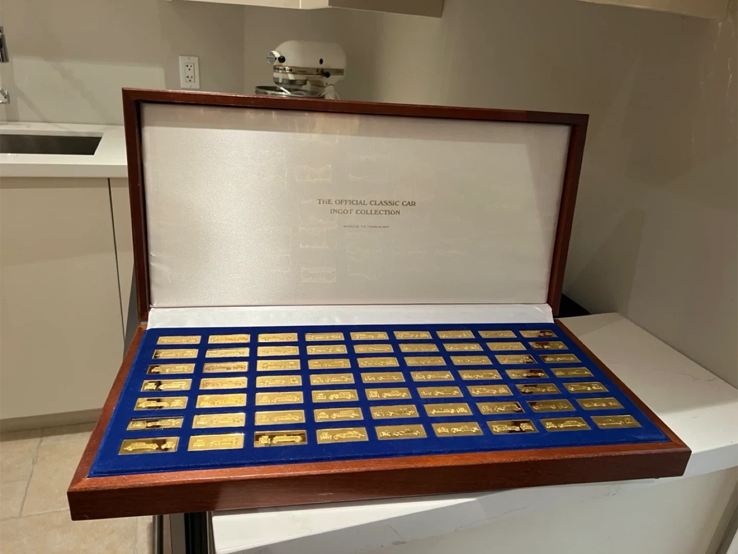 The Official Classic Car Ingot Collection image indicator(2)