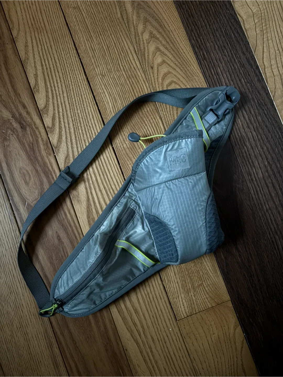 MEC Hydration Belt run pack belt bag Fanny pack tnf acg image indicator(2)