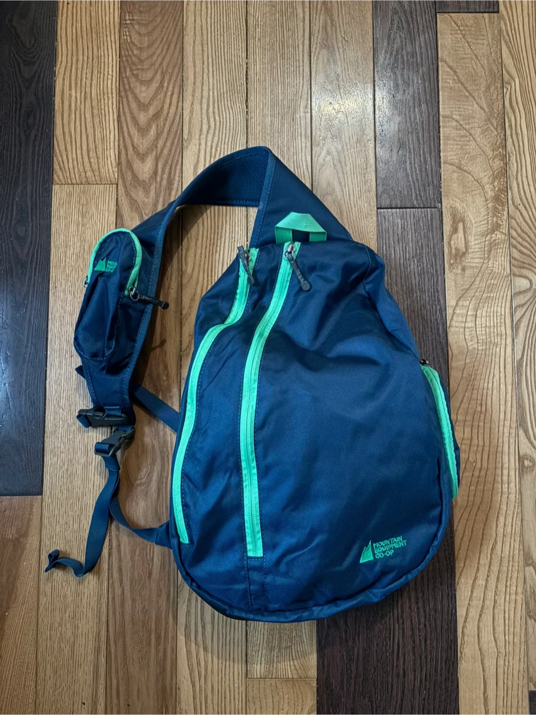 Mountain Equipment Co-op MEC crossbody bag sling pack