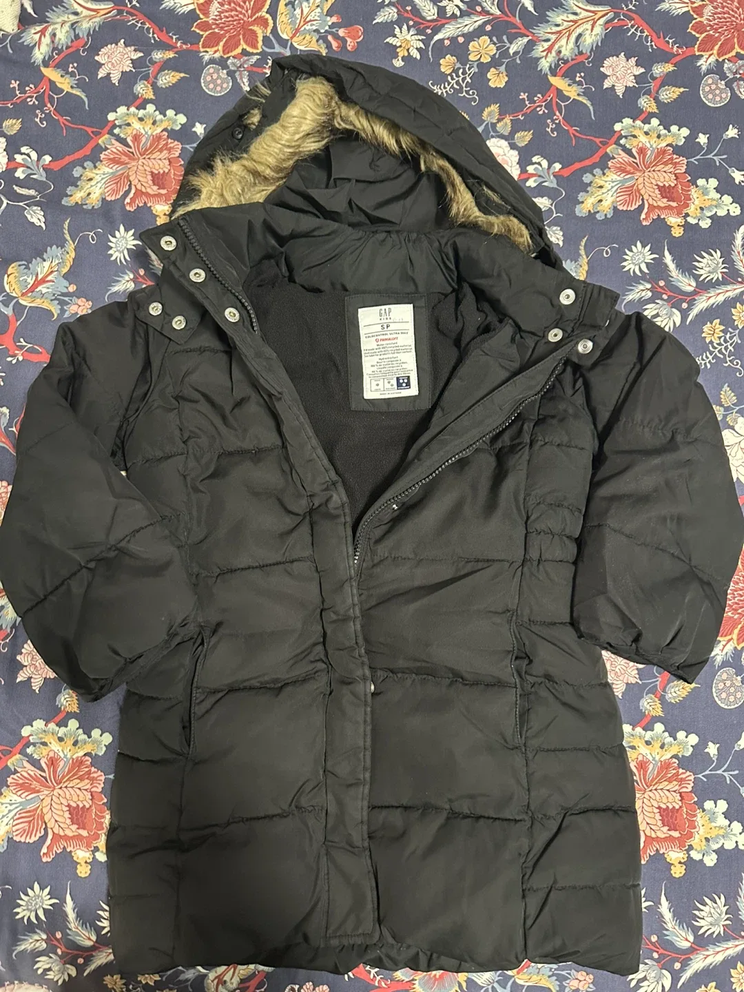 GAP Kids Black Puffer Jacket - Size SP